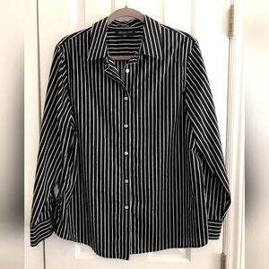 Jones New York Signature Long Sleeve Button-Down Shirt Size XL Navy and White